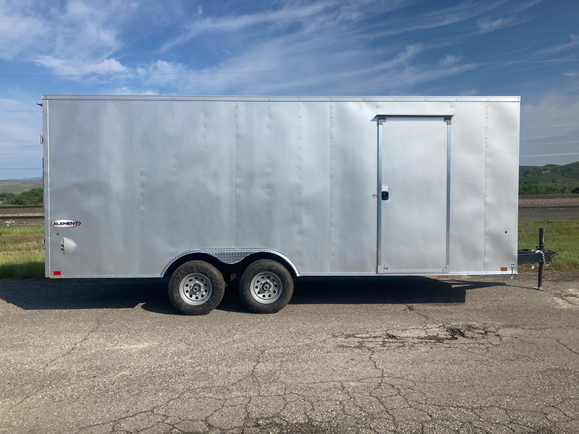 photo of Look Element 81/2 x 10 Enclosed Cargo